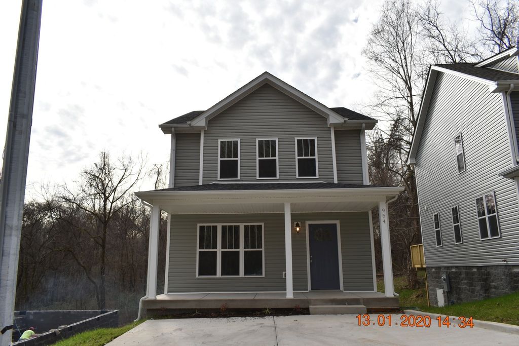954 Charlotte St, Clarksville, TN 37040