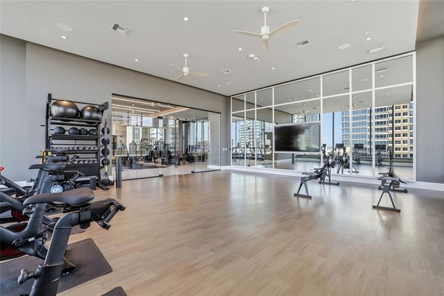 275 1ST AVENUE S 1003, St Petersburg, FL 33701