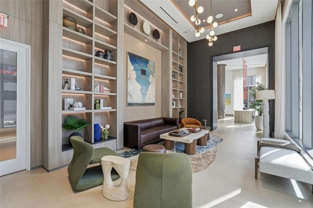 275 1ST AVENUE S 1003, St Petersburg, FL 33701