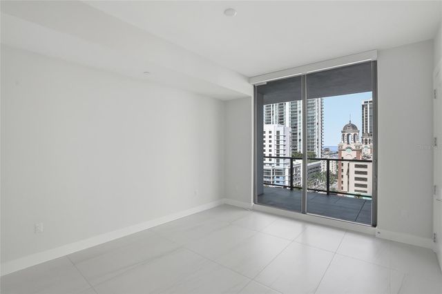 275 1ST AVENUE S 1003, St Petersburg, FL 33701