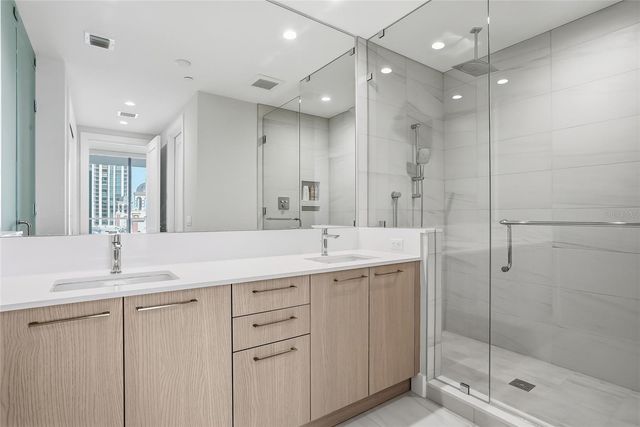 275 1ST AVENUE S 1003, St Petersburg, FL 33701