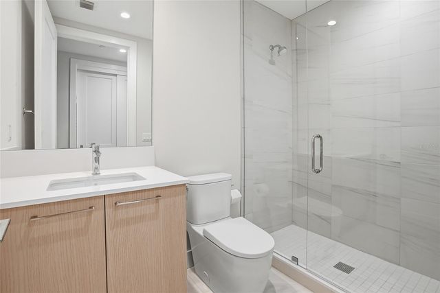 275 1ST AVENUE S 1003, St Petersburg, FL 33701