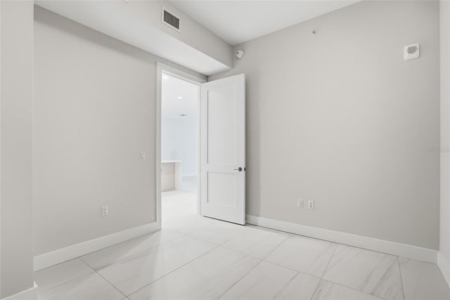 275 1ST AVENUE S 1003, St Petersburg, FL 33701