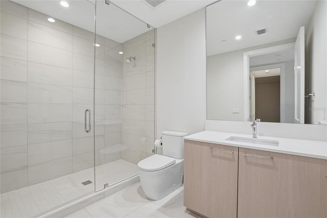 275 1ST AVENUE S 1003, St Petersburg, FL 33701