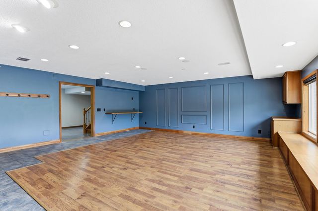 9655 Barton Trail, Inver Grove Heights, MN 55077