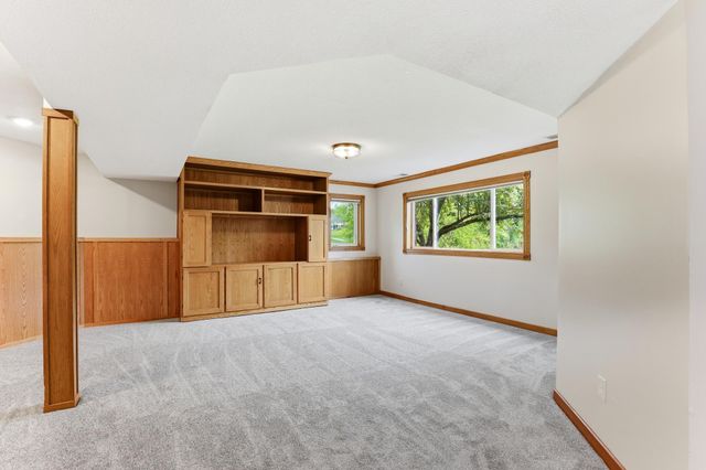 9655 Barton Trail, Inver Grove Heights, MN 55077