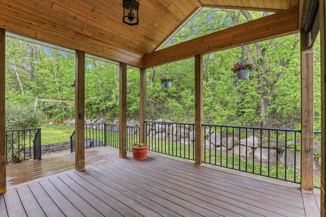 9655 Barton Trail, Inver Grove Heights, MN 55077