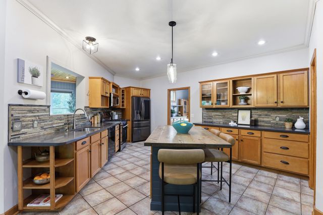 9655 Barton Trail, Inver Grove Heights, MN 55077