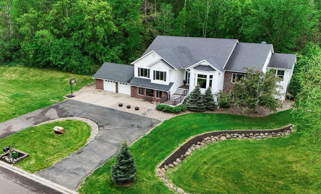 9655 Barton Trail, Inver Grove Heights, MN 55077