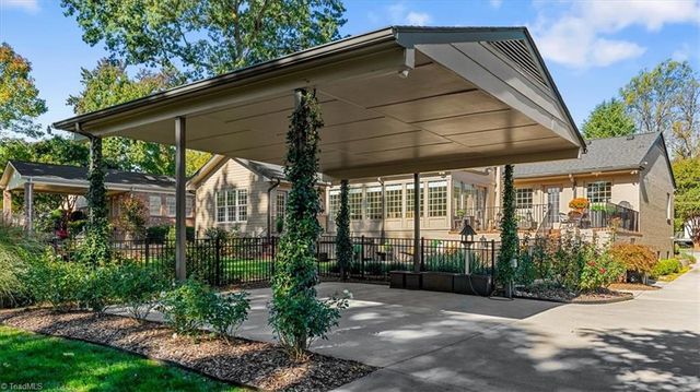 1902 Pembroke Road, Greensboro, NC 27408