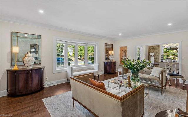 1902 Pembroke Road, Greensboro, NC 27408