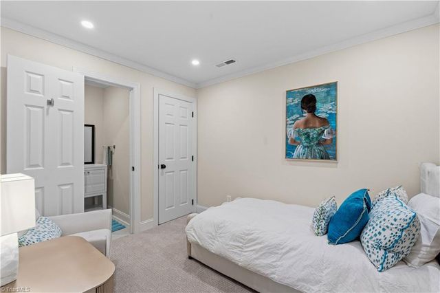 1902 Pembroke Road, Greensboro, NC 27408