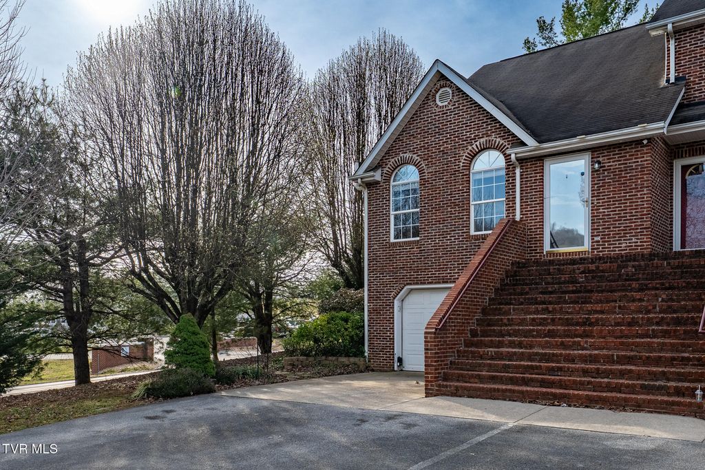 1831 East Oakland Avenue, 1, Johnson City, TN 37601