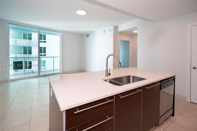 1900 N Bayshore Dr 3917, Miami, FL 33132