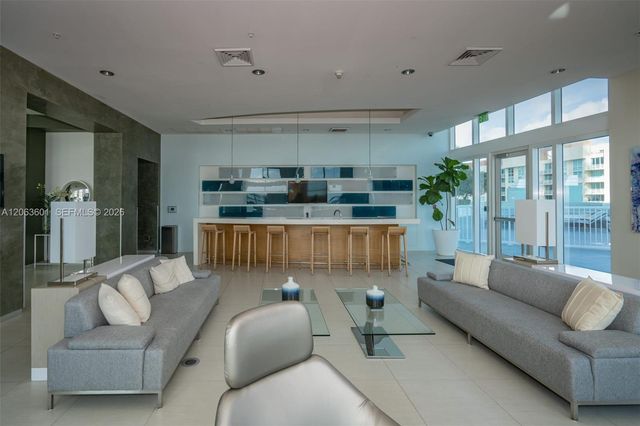 1900 N Bayshore Dr 3917, Miami, FL 33132