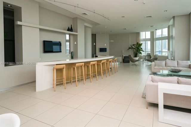 1900 N Bayshore Dr 3917, Miami, FL 33132
