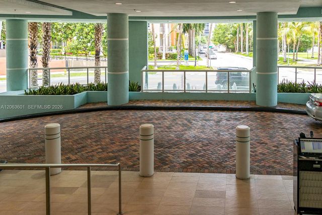 1900 N Bayshore Dr 3917, Miami, FL 33132