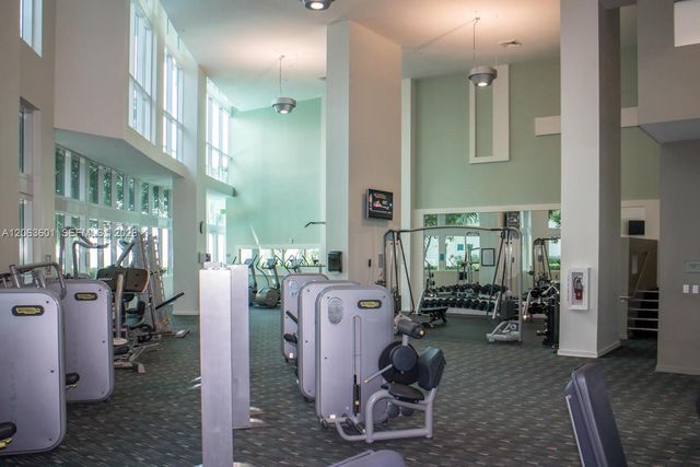 1900 N Bayshore Dr 3917, Miami, FL 33132