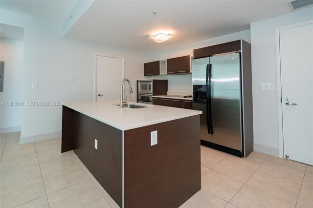 1900 N Bayshore Dr 3917, Miami, FL 33132
