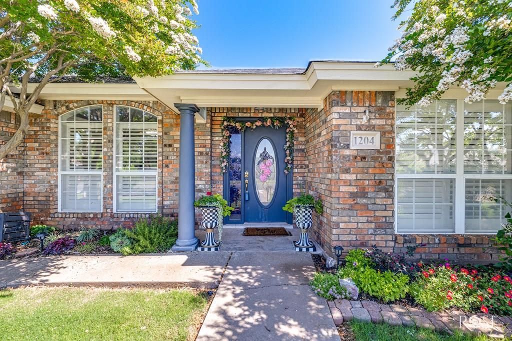 Image 2 of property listing at 1204 Sea Island Rd, San Angelo, TX 76904