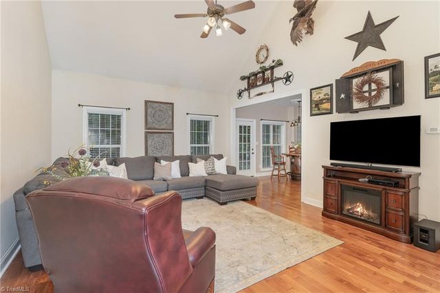 110 Deerfield Place, Archdale, NC 27263
