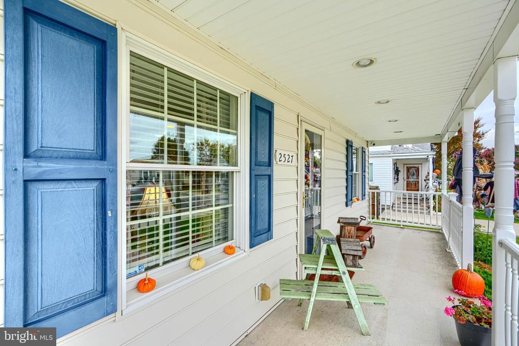 Image 2 of property listing at 2527 MCCOMAS AVE, Baltimore, MD 21222