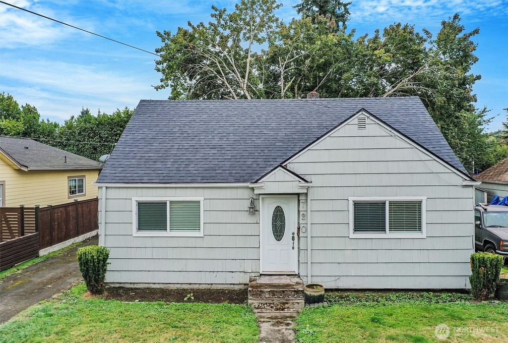 720 7th Avenue SW, Puyallup, WA 98371