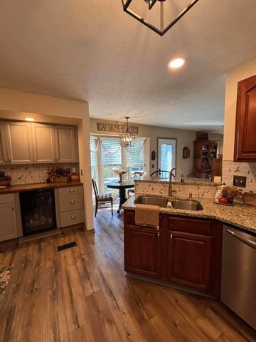 2805 Old Oak Lane 2805 Old Oak Lane, Springfield, OH 45503