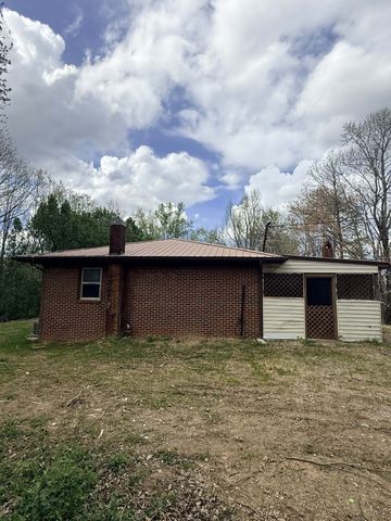 935 Sugar Tree Knob Rd, Liberty, TN 37095