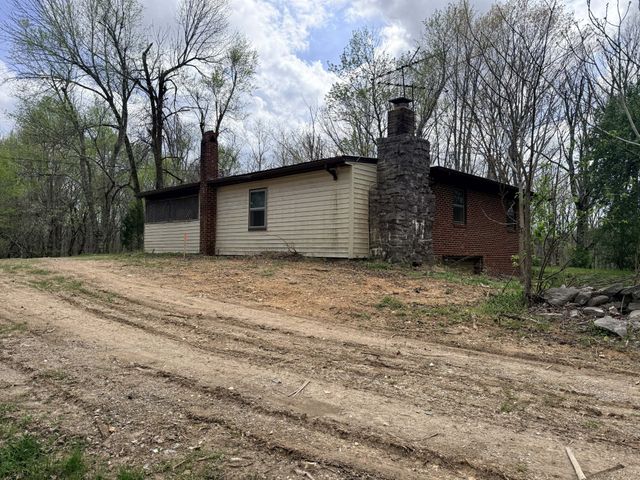 935 Sugar Tree Knob Rd, Liberty, TN 37095