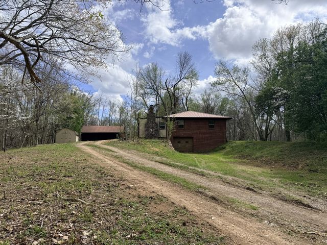935 Sugar Tree Knob Rd, Liberty, TN 37095