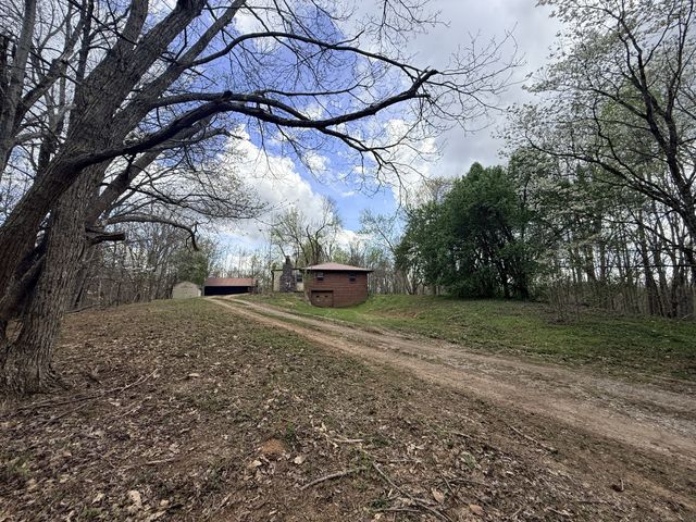 935 Sugar Tree Knob Rd, Liberty, TN 37095