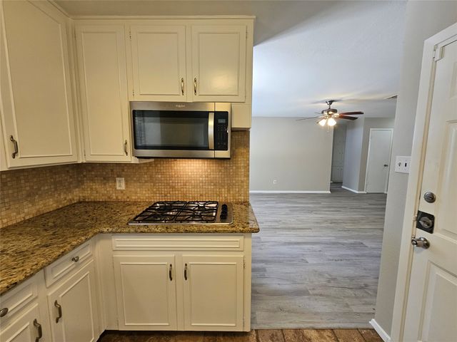 609 Canyon Ridge Drive, Euless, TX 76040