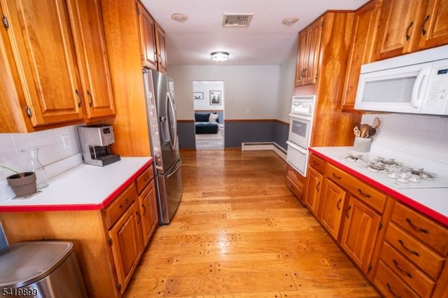 160 Degray St, North Haledon Boro, NJ 07508