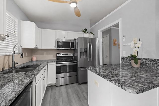 13715 W Autumn Ridge St, Wichita, KS 67235
