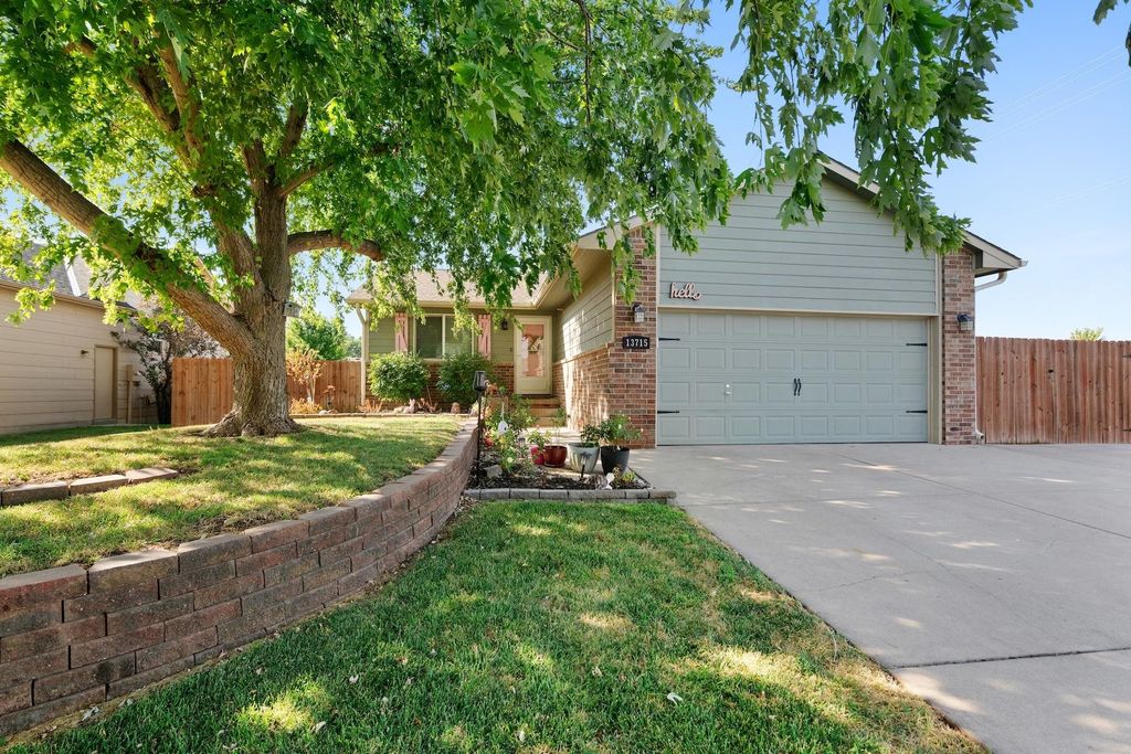 13715 W Autumn Ridge St, Wichita, KS 67235