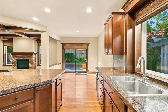 1131 236th Place NE, Sammamish, WA 98074