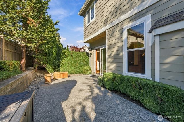 1131 236th Place NE, Sammamish, WA 98074