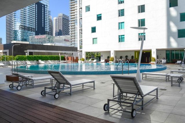 55 SE 6th Street 2110, Miami, FL 33131