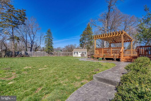 8404 WAGON WHEEL RD, Alexandria, VA 22309