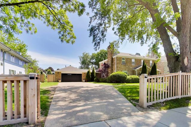 427 Green Bay Road, Highland Park, IL 60035