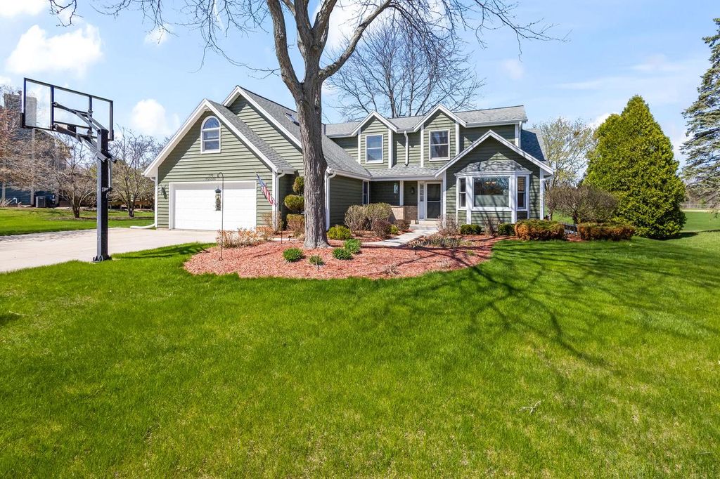 S78W20260 Monterey DRIVE, Muskego, WI 53150