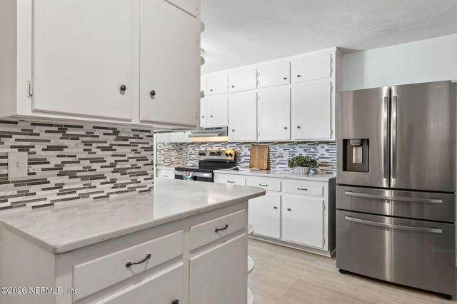 915 OLD GROVE Manor, Jacksonville, FL 32207