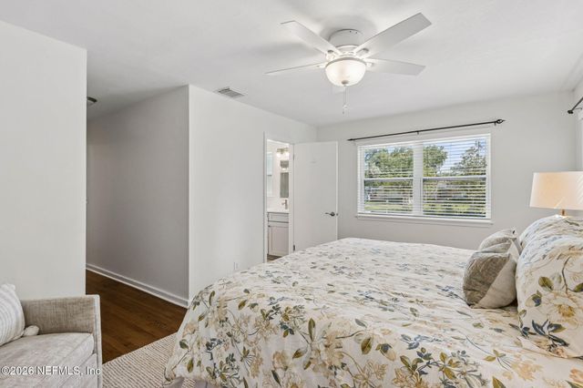 915 OLD GROVE Manor, Jacksonville, FL 32207