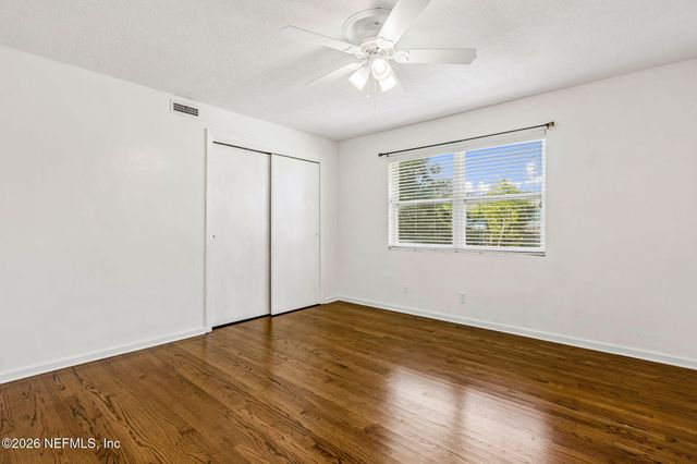 915 OLD GROVE Manor, Jacksonville, FL 32207