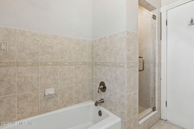 915 OLD GROVE Manor, Jacksonville, FL 32207