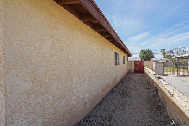 2464 S 6 Ave, Yuma, AZ 85364