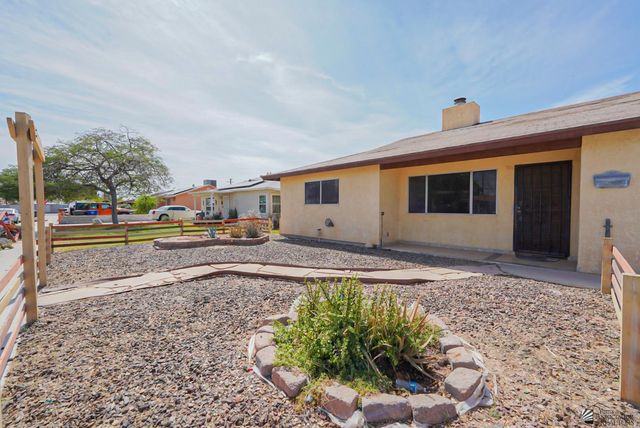 2464 S 6 Ave, Yuma, AZ 85364