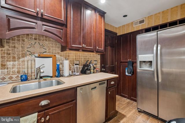 2217 LOCUST ST, Philadelphia, PA 19103