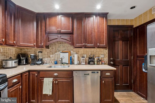 2217 LOCUST ST, Philadelphia, PA 19103